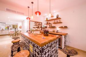 Luxury Beachfront Condo Ocean View & Infinity Pool