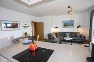 Royal Gardens Apartment 11