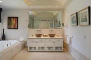 Luxury- HDM Condo Concierge Golf Cart