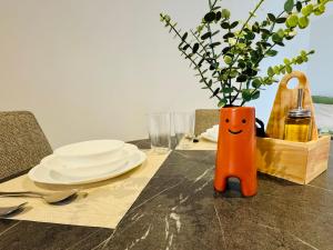 Stylish private-entrance studio with bath and shower near Nijmegen Centre