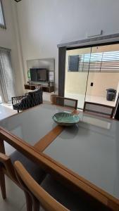 Lindo Apartamento no Mariscal, Bombinhas, com estacionamento e quintal, a 290 metros da praia do Canto Grande!!!