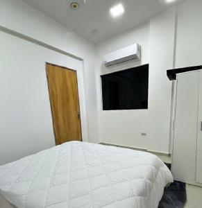 MODERNO APARTAMENTO COMPLETO EN EXCELENTE UBICACIÓN c