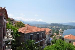 The Schoolmistress With The Golden Eyes, studios & rooms Lesvos Greece