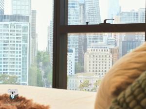 KozyGuru | Southbank | Lux Riverfront City Retreat