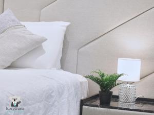 KozyGuru | Southbank | Lux Riverfront City Retreat