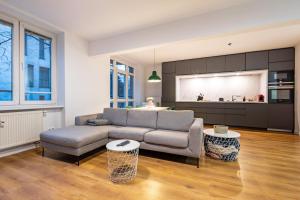 ADM Elegant Gem - FREE Garage Parking, Pool table