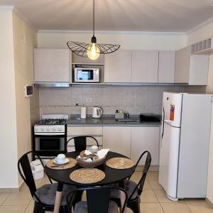 Departamento céntrico con cochera Muy cómodo cerca de todo