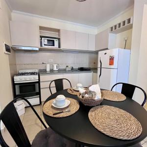 Departamento céntrico con cochera Muy cómodo cerca de todo