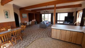 Beares Beach House - 7 Mill Street- Large, central