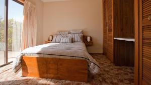 Beares Beach House - 7 Mill Street- Large, central