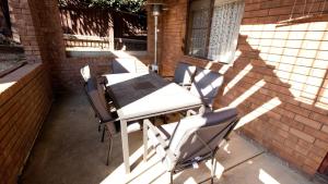 Beares Beach House - 7 Mill Street- Large, central