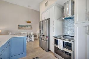 Captiva Hide A Way 2B