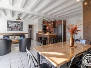 Gîte moderne avec piscine en Anjou, proche Saumur et Cholet, idéal pour familles et groupes - FR-1-622-30