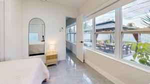 MIA Home Near Brickell Beach Airport Theater Room