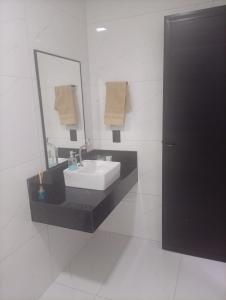 Espaço aconchegante com piscina e area gourmet