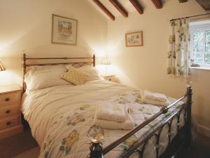 Granary Cottage - E5626