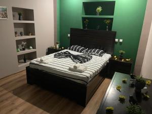 One big bedroom apartment in the heart of OLD TOWN