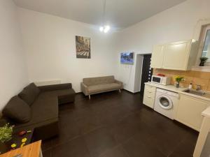 One big bedroom apartment in the heart of OLD TOWN