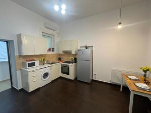 One big bedroom apartment in the heart of OLD TOWN