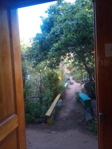 Cabaña en el centro de un huerto