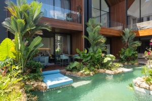 Sunset Lagoon Rice Field Villa by Alfred in Bali