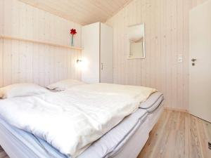 Pretty holiday home with indoor sauna