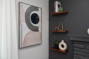 Luxury 5BR Cincinnati, Sleeps 12, Crib, Home Gym, Fenced Backyard