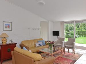 Bungalow near Lake Veere for Water Sports