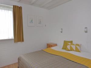 Bungalow near Lake Veere for Water Sports