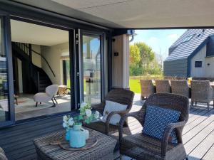 Luxury villa near the Frysian water