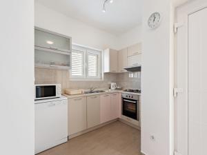 Apartment in Nevidane near White Mountains