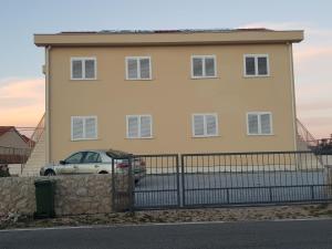 Apartment in Nevidane near White Mountains