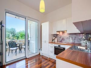 Apartment on Murter with Pool and Jacuzzi