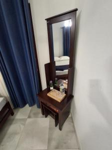 Royal blue holiday home Anuradhapura