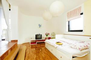 Apartment in Jadranovo with balcony