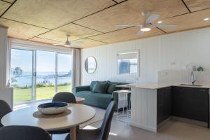 Jim & Dots Beachside Escape