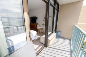 High Floor Studio Oceanfront Views w Indoor Pool!