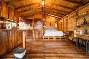 Cabaña en Medio del Bosque con Jacuzzi - Santa Elena