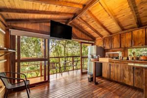 Cabaña en Medio del Bosque con Jacuzzi - Santa Elena