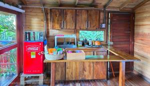 Cabaña en Medio del Bosque con Jacuzzi - Santa Elena