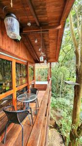 Cabaña en Medio del Bosque con Jacuzzi - Santa Elena