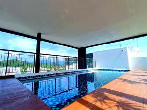 The Horizon Ipoh Dual L12 by Grab A Stay