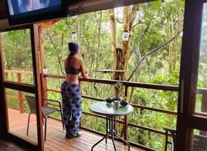 Cabaña en Medio del Bosque con Jacuzzi - Santa Elena