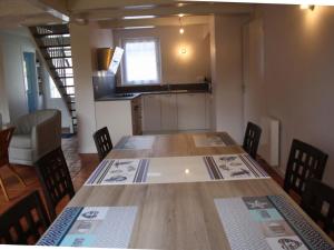 Maison en pierres typique, 3 chambres, parking, proche plages à Arzon - FR-1-775-43