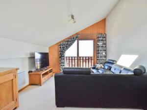 Appartement spacieux proche des pistes avec balcon et parking - FR-1-498-123