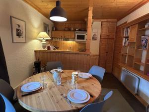 Appartement 3 pièces Alcôve pour 6 à Méribel, proche commerces - FR-1-180-665