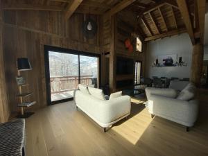 Chalet Neuf 10 Personnes, Face au Mont Charvin, Parking Inclus - FR-1-733-181