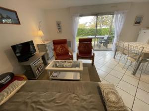 Appartement rez-de-jardin proche Port Crouesty, 4 pers, tennis, piscine, wifi - FR-1-775-50