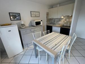 Appartement rez-de-jardin proche Port Crouesty, 4 pers, tennis, piscine, wifi - FR-1-775-50