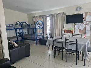 Fishos Hangout 1 - 1-21 Sinclair St